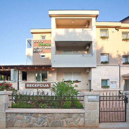 Apartments Maslina II Njivice Esterno foto