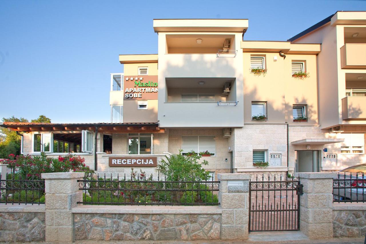 Apartments Maslina II Njivice Esterno foto