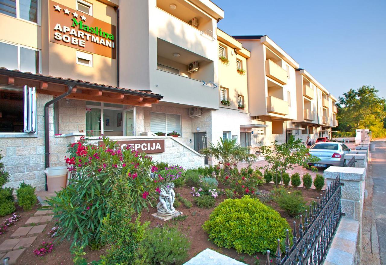 Apartments Maslina II Njivice Esterno foto