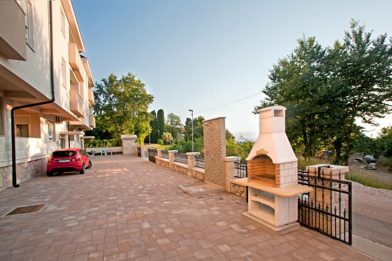 Apartments Maslina II Njivice Esterno foto