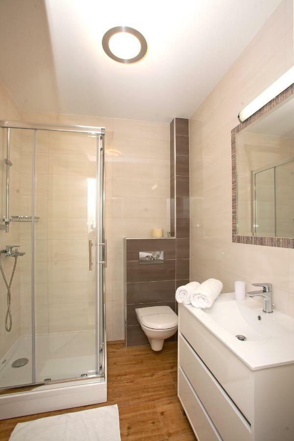 Apartments Maslina II Njivice Esterno foto
