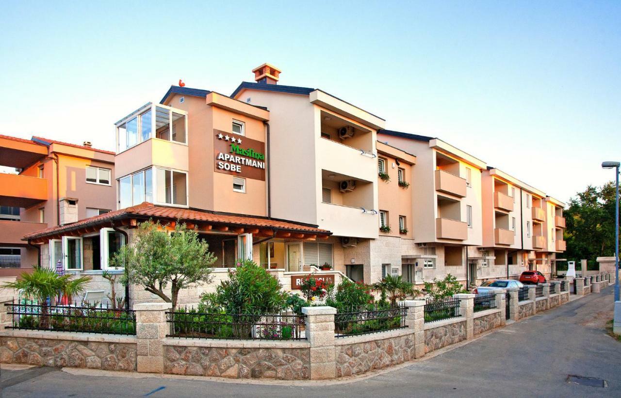 Apartments Maslina II Njivice Esterno foto